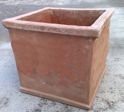 Articolo 40750 vaso quadro liscio in terracotta